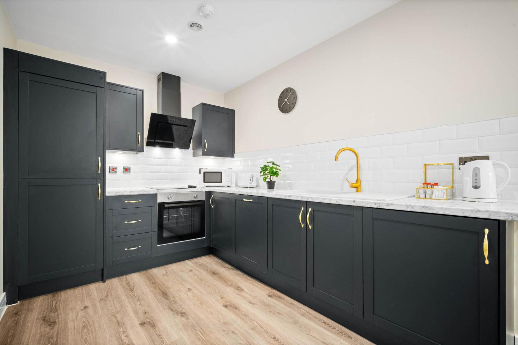 Brand New Luxury - 2 Bedroom - Centre - Jq - Wifi - Netflix - 10ah