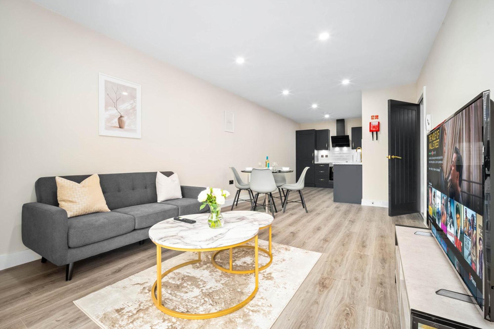 Apartment Brand New Luxury - 2 Bedroom - Centre - Jq - Wifi - Netflix - 10ah *