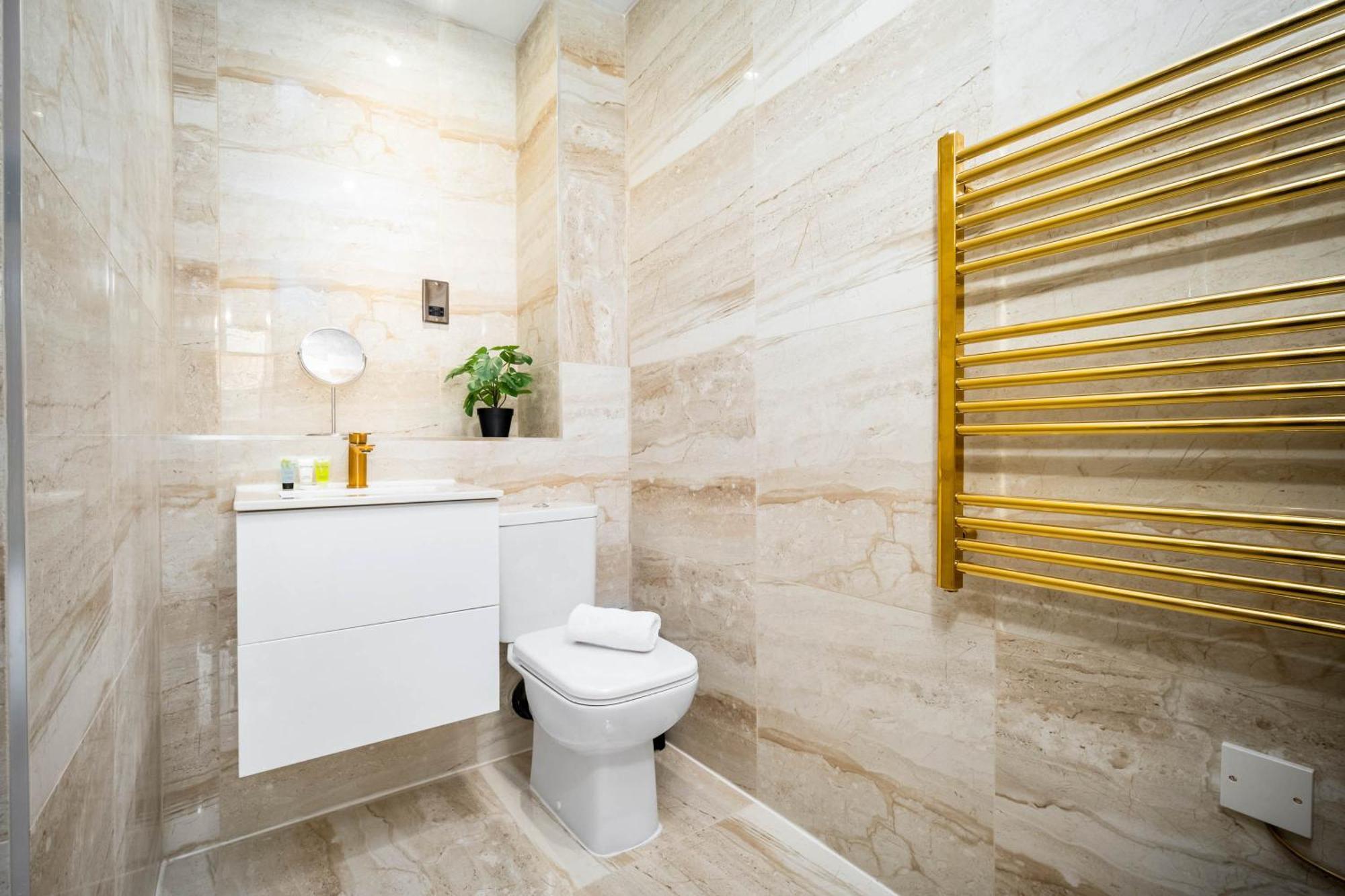 Brand New Luxury - 2 Bedroom - Centre - Jq - Wifi - Netflix - 10ah Appartement